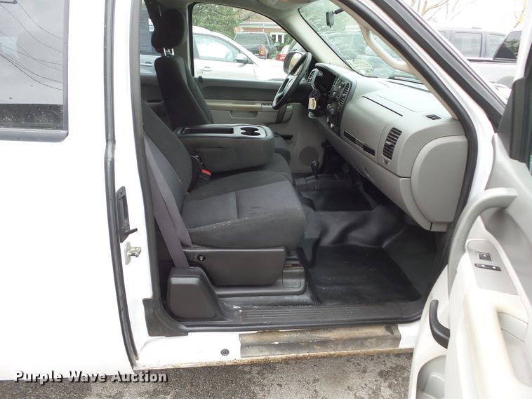 image for item DA7098 2011 Chevrolet Silverado 1500  Ext. Cab pickup truck