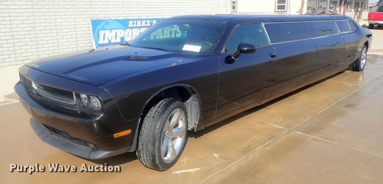 image for item DE0846 2014 Dodge Challenger  limousine