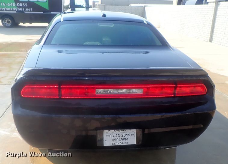 image for item DE0846 2014 Dodge Challenger  limousine