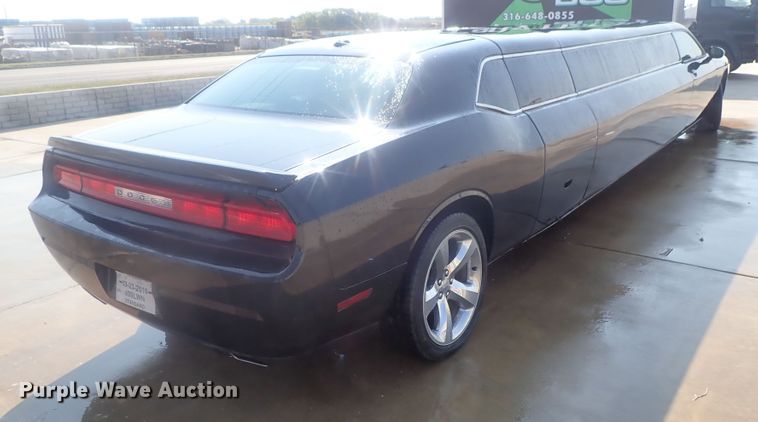 image for item DE0846 2014 Dodge Challenger  limousine
