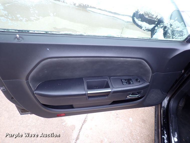 image for item DE0846 2014 Dodge Challenger  limousine