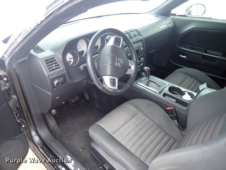 image for item DE0846 2014 Dodge Challenger  limousine