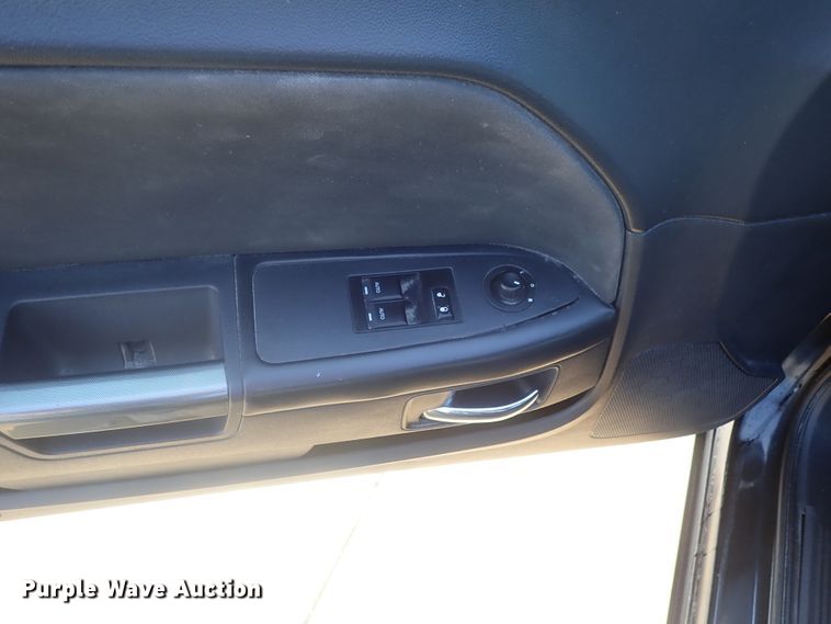 image for item DE0846 2014 Dodge Challenger  limousine