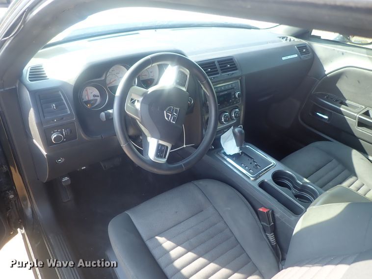 image for item DE0846 2014 Dodge Challenger  limousine