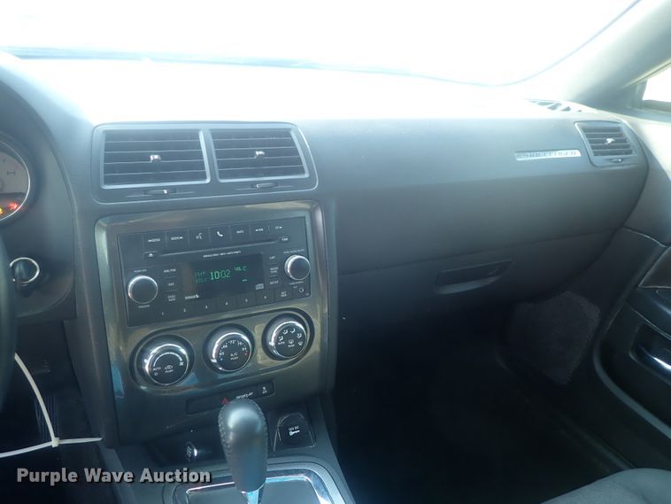 image for item DE0846 2014 Dodge Challenger  limousine