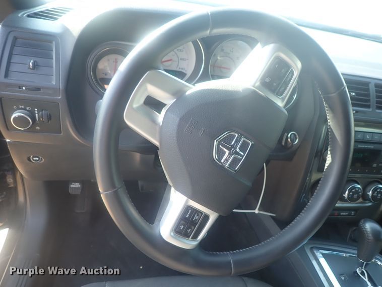 image for item DE0846 2014 Dodge Challenger  limousine