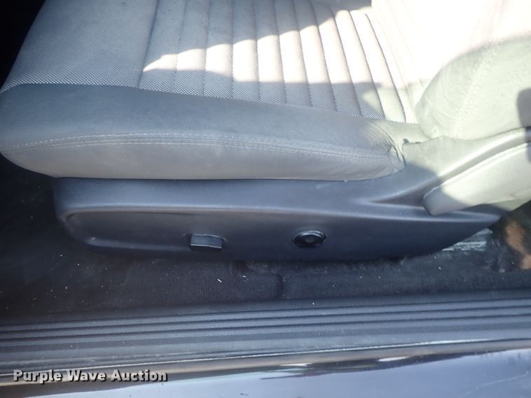 image for item DE0846 2014 Dodge Challenger  limousine