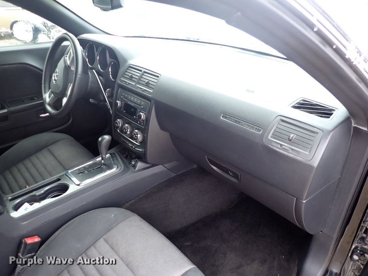 image for item DE0846 2014 Dodge Challenger  limousine