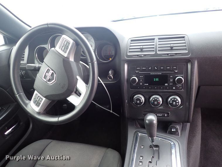 image for item DE0846 2014 Dodge Challenger  limousine