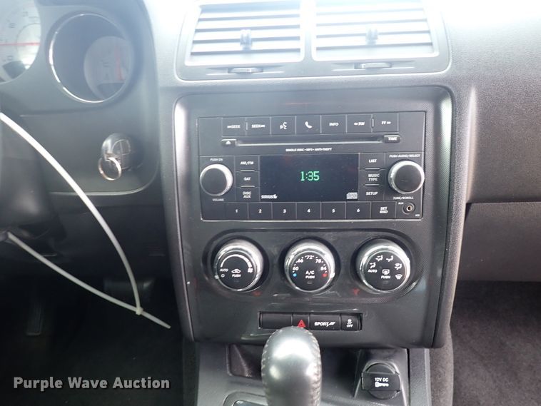 image for item DE0846 2014 Dodge Challenger  limousine