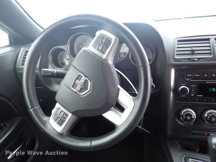 image for item DE0846 2014 Dodge Challenger  limousine