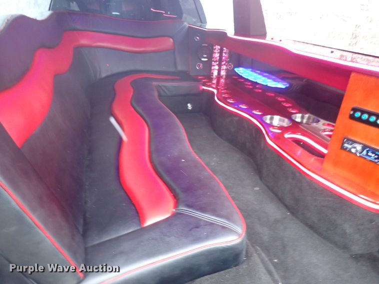 image for item DE0846 2014 Dodge Challenger  limousine