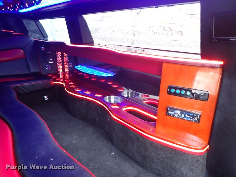 image for item DE0846 2014 Dodge Challenger  limousine