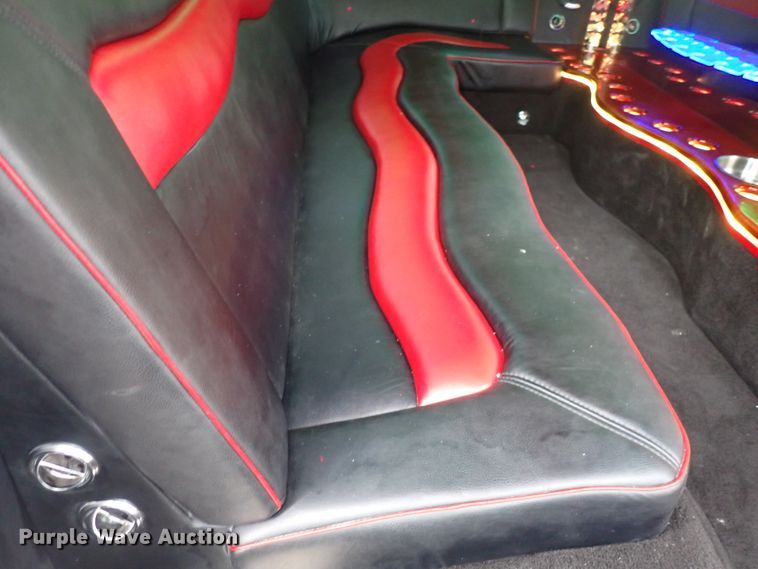 image for item DE0846 2014 Dodge Challenger  limousine