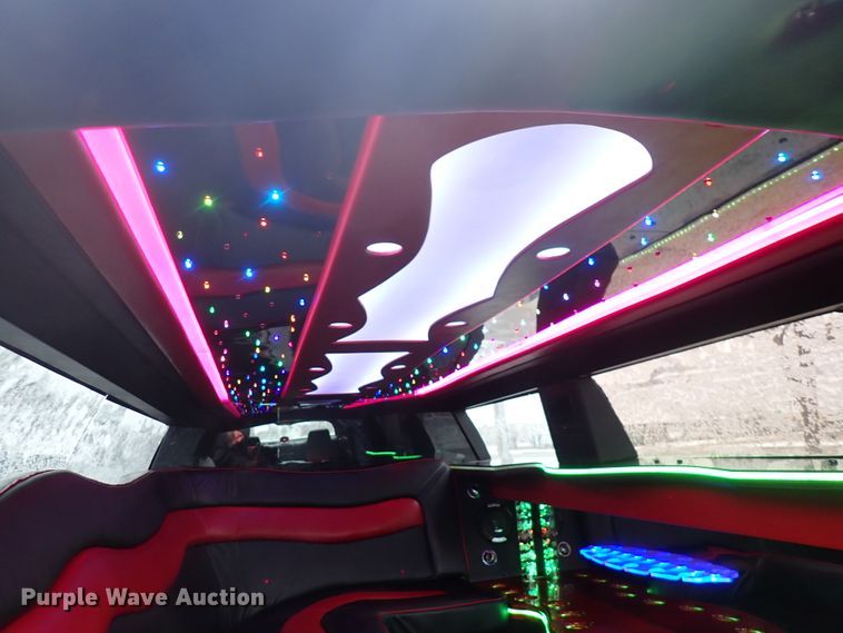 image for item DE0846 2014 Dodge Challenger  limousine