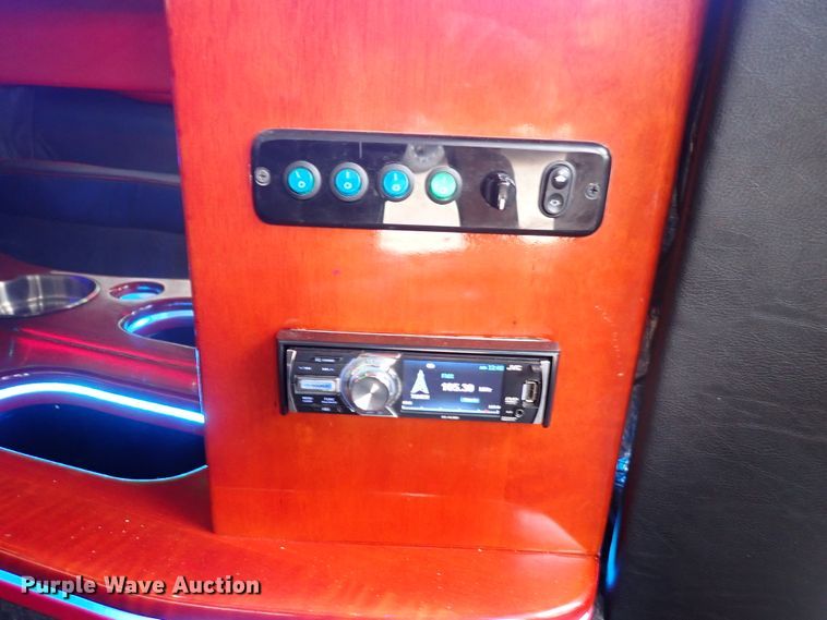 image for item DE0846 2014 Dodge Challenger  limousine