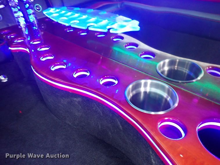 image for item DE0846 2014 Dodge Challenger  limousine