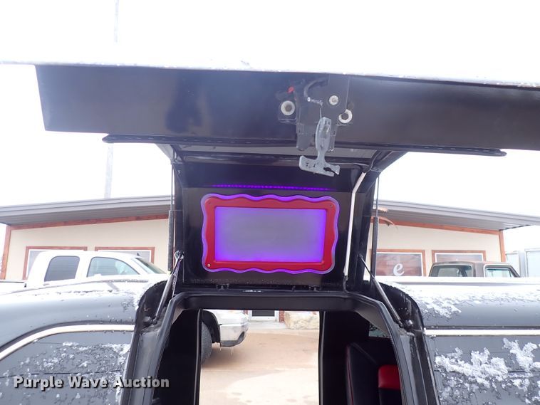 image for item DE0846 2014 Dodge Challenger  limousine