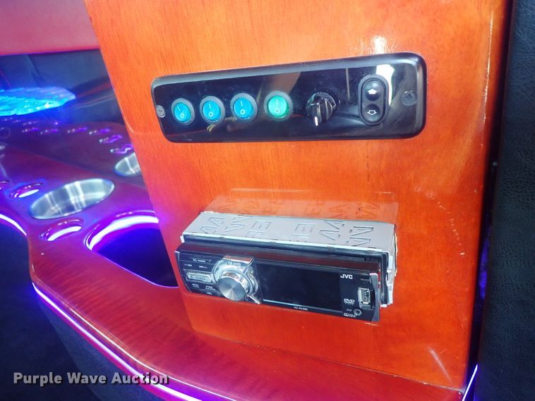 image for item DE0846 2014 Dodge Challenger  limousine