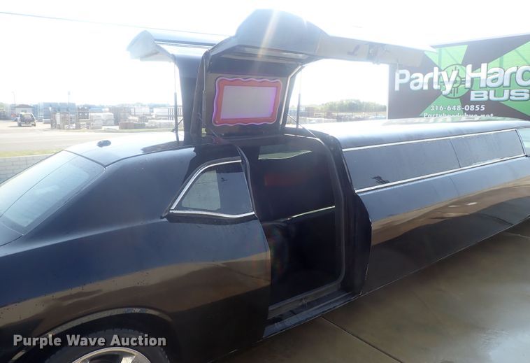 image for item DE0846 2014 Dodge Challenger  limousine