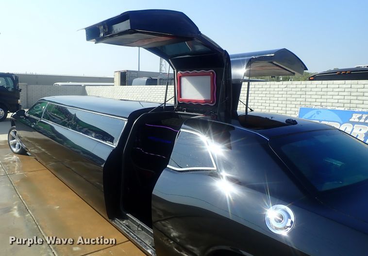image for item DE0846 2014 Dodge Challenger  limousine