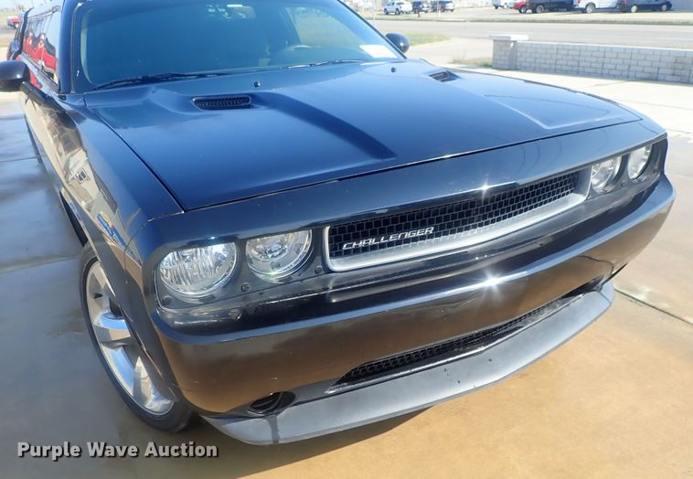 image for item DE0846 2014 Dodge Challenger  limousine