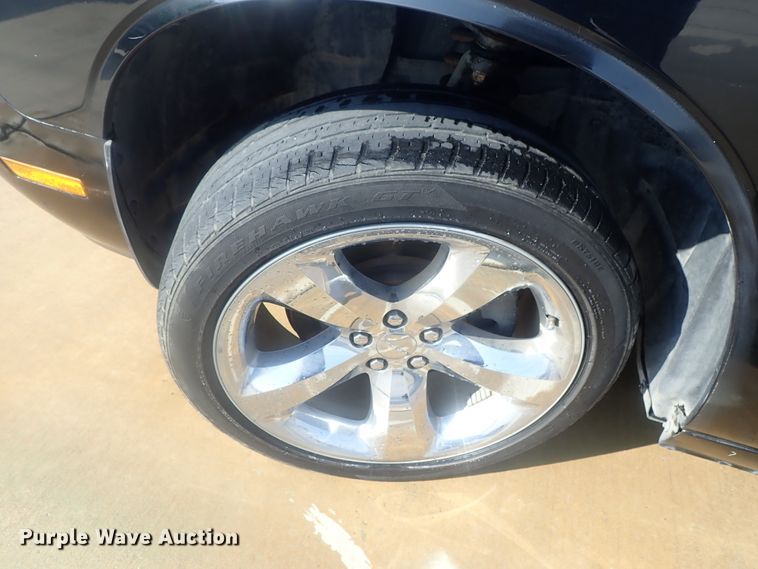 image for item DE0846 2014 Dodge Challenger  limousine