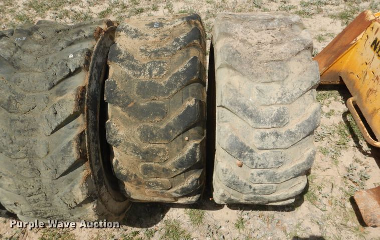 image for item DF2647 New Holland 190 skid steer parts