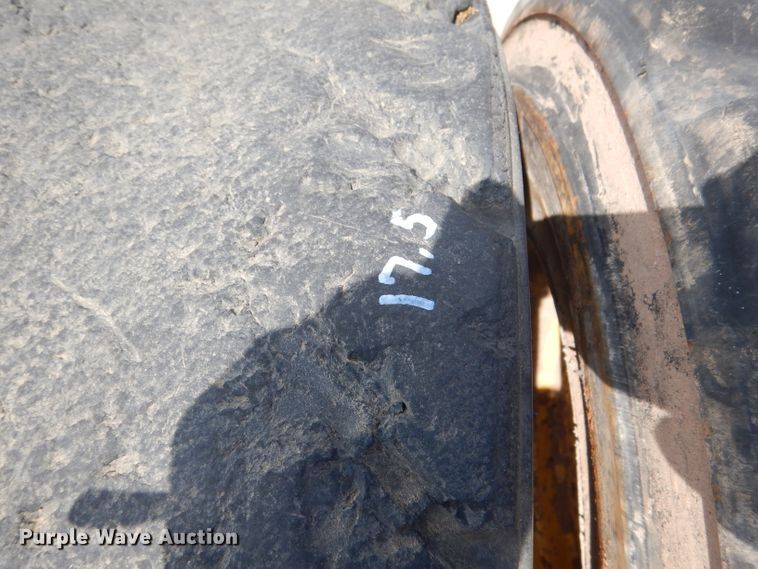 image for item DF2647 New Holland 190 skid steer parts