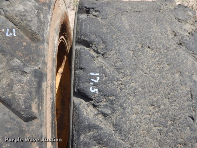 image for item DF2647 New Holland 190 skid steer parts