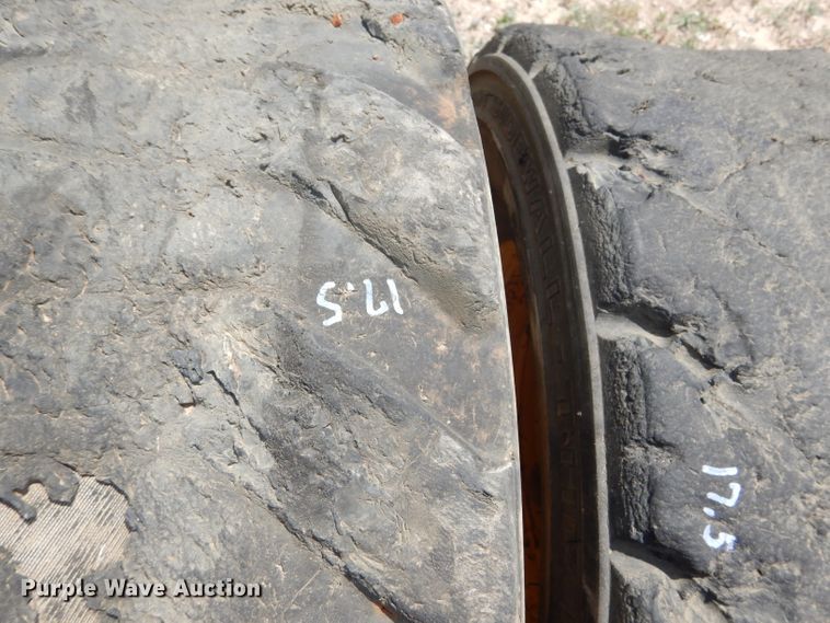 image for item DF2647 New Holland 190 skid steer parts