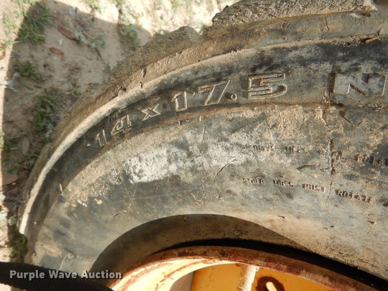 image for item DF2647 New Holland 190 skid steer parts