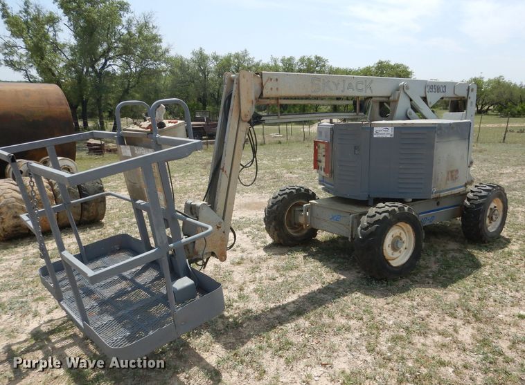 image for item DF2648 1998 Skyjack SJKB-40D  boom lift