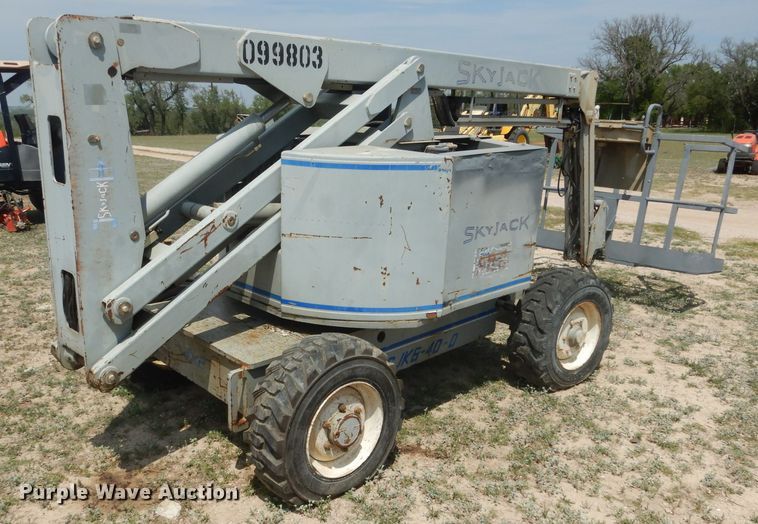 image for item DF2648 1998 Skyjack SJKB-40D  boom lift