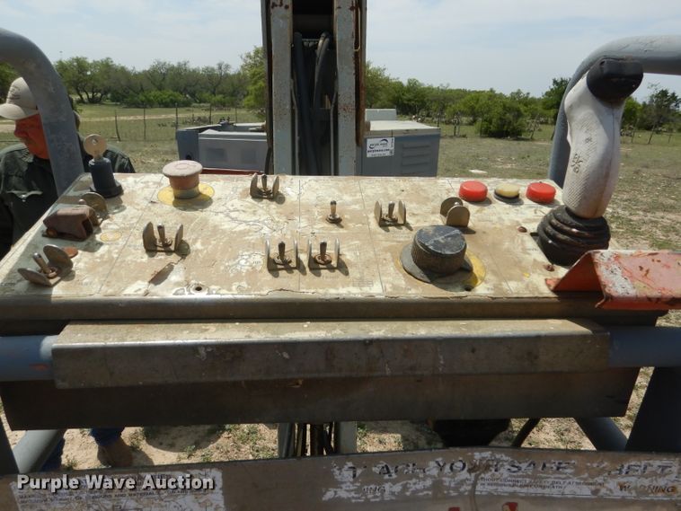 image for item DF2648 1998 Skyjack SJKB-40D  boom lift