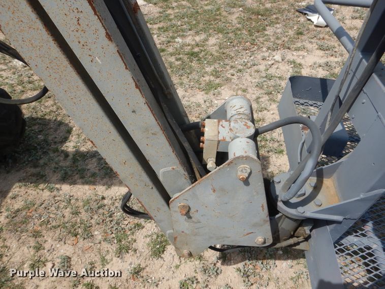 image for item DF2648 1998 Skyjack SJKB-40D  boom lift