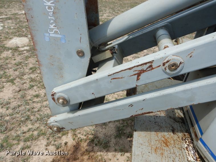 image for item DF2648 1998 Skyjack SJKB-40D  boom lift