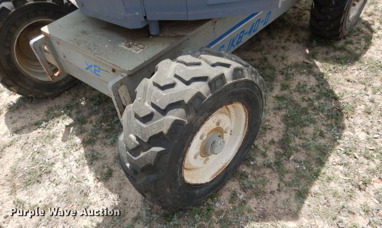 image for item DF2648 1998 Skyjack SJKB-40D  boom lift