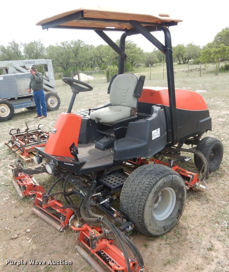 image for item DF2649 2006 Jacobsen LF3400  reel mower