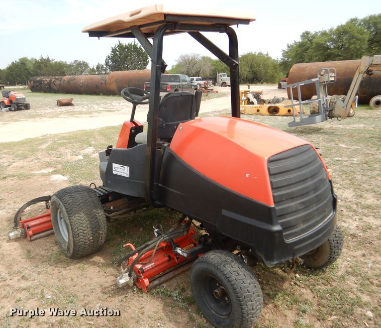 image for item DF2649 2006 Jacobsen LF3400  reel mower