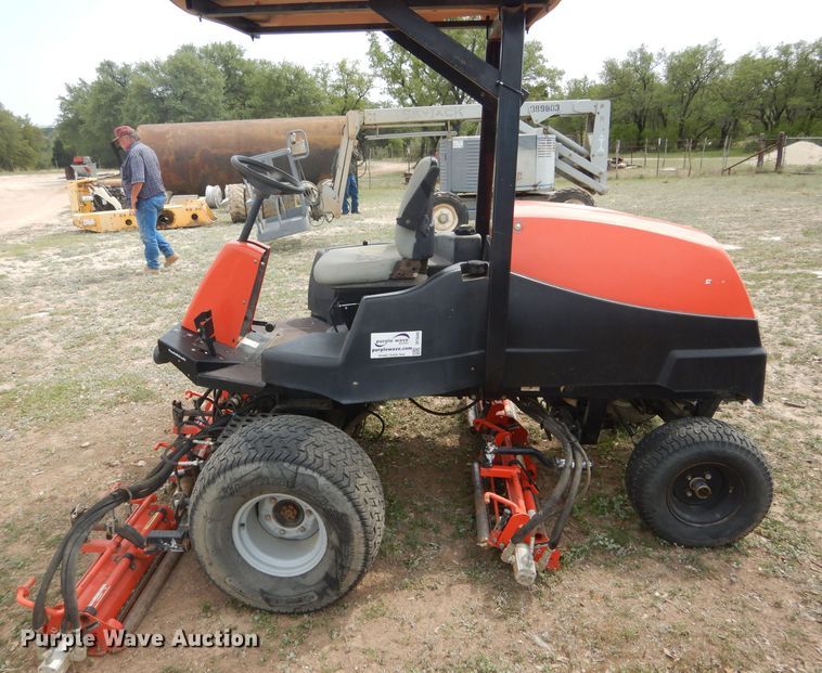 image for item DF2649 2006 Jacobsen LF3400  reel mower