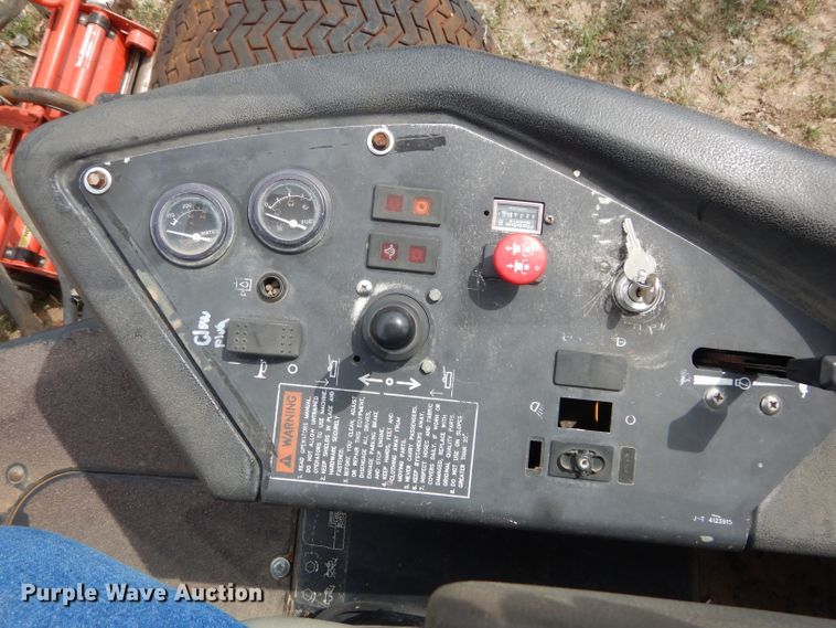 image for item DF2649 2006 Jacobsen LF3400  reel mower