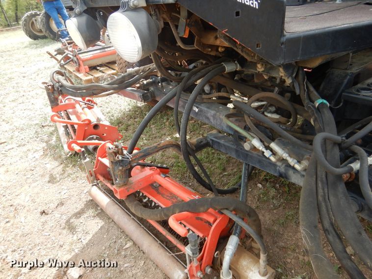 image for item DF2649 2006 Jacobsen LF3400  reel mower