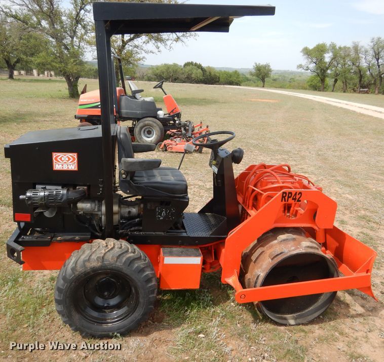 image for item DF2650 MBW RP42  single drum vibratory roller