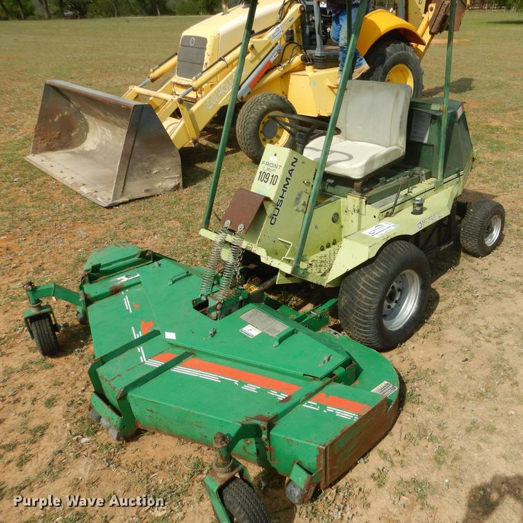 image for item DF2653 2002 Cushman Frontline 898807  lawn mower