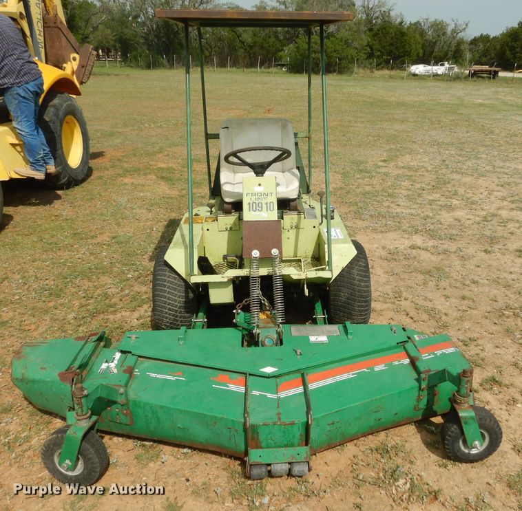 image for item DF2653 2002 Cushman Frontline 898807  lawn mower