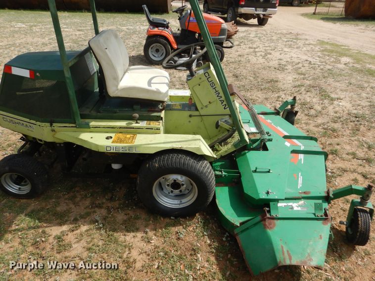 image for item DF2653 2002 Cushman Frontline 898807  lawn mower