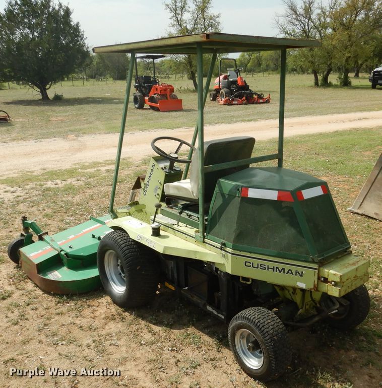 image for item DF2653 2002 Cushman Frontline 898807  lawn mower