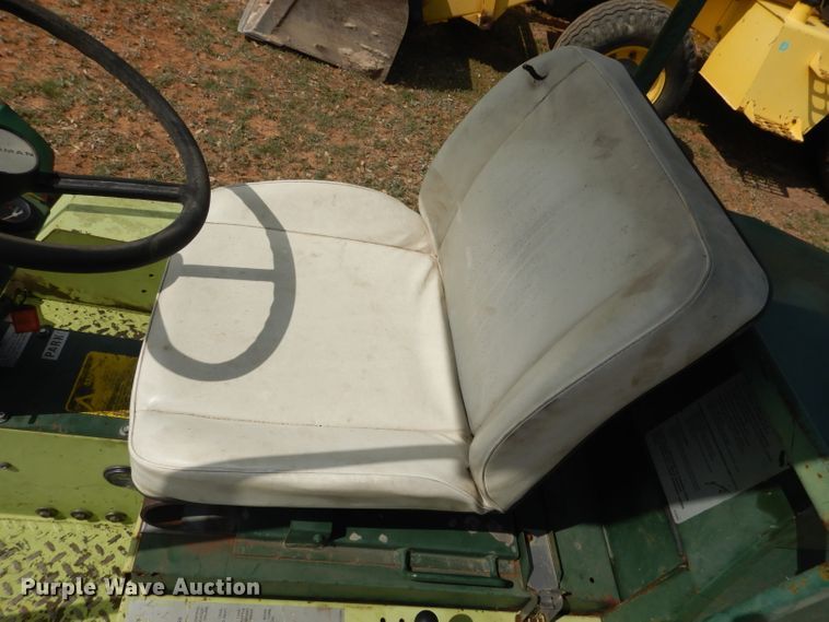 image for item DF2653 2002 Cushman Frontline 898807  lawn mower