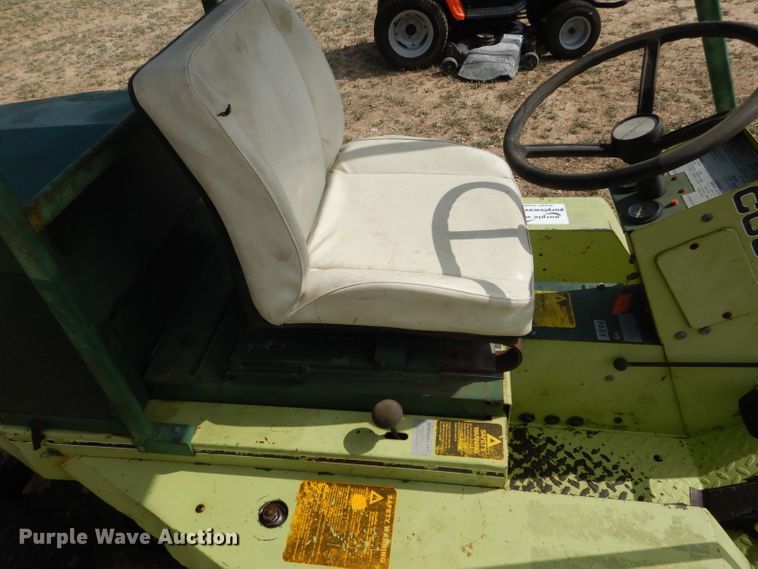 image for item DF2653 2002 Cushman Frontline 898807  lawn mower